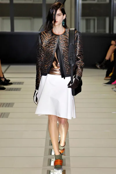 Look 12